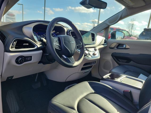 used 2023 Chrysler Pacifica car, priced at $31,997