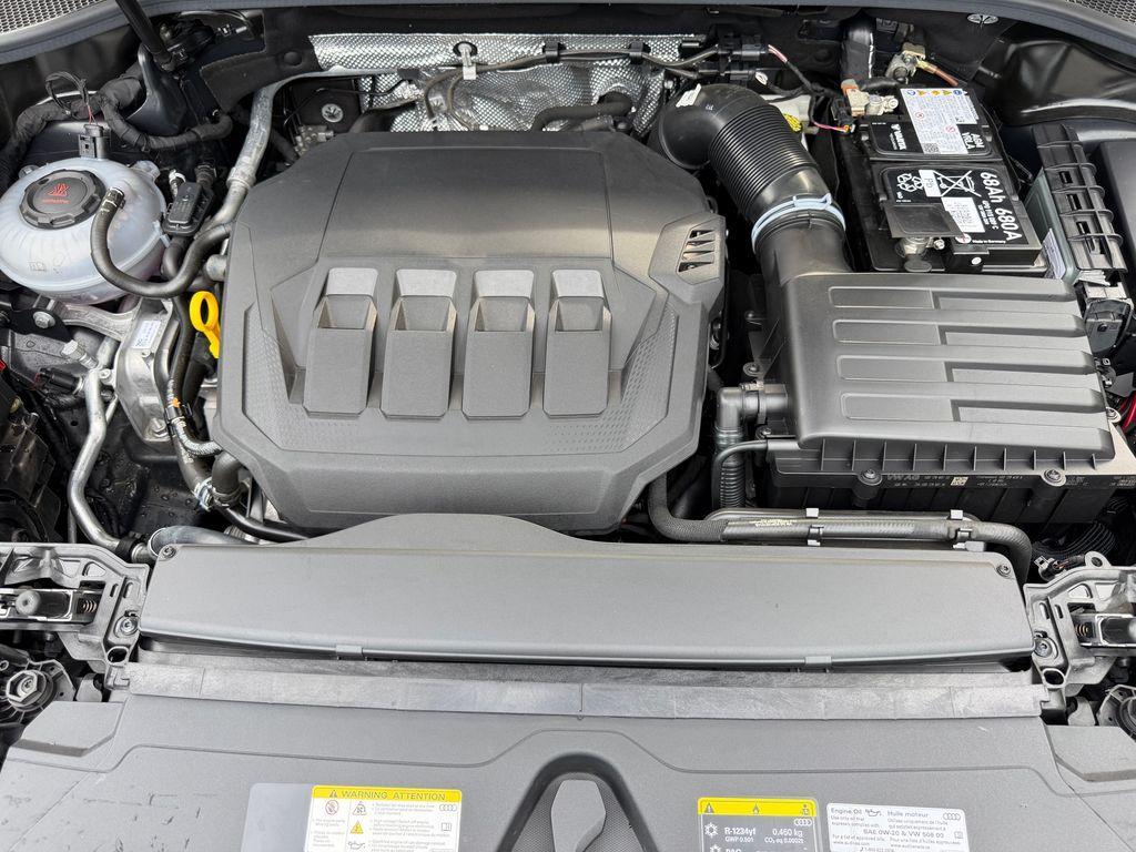 Audi Q3 view 30