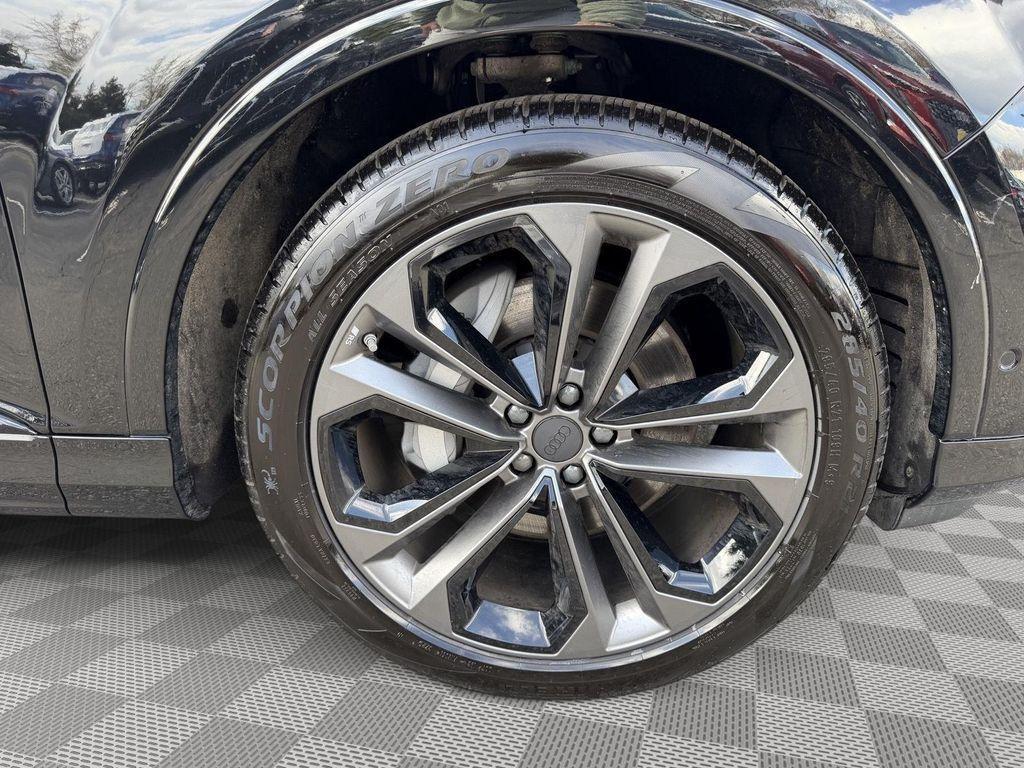 new 2026 Audi Q7 car, priced at $73,445