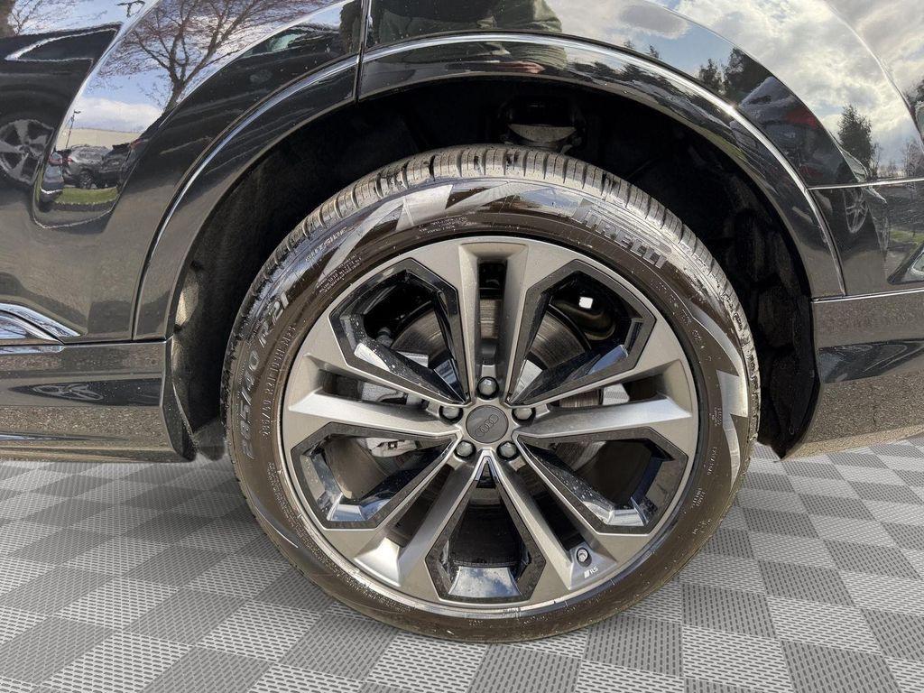 new 2026 Audi Q7 car, priced at $73,445