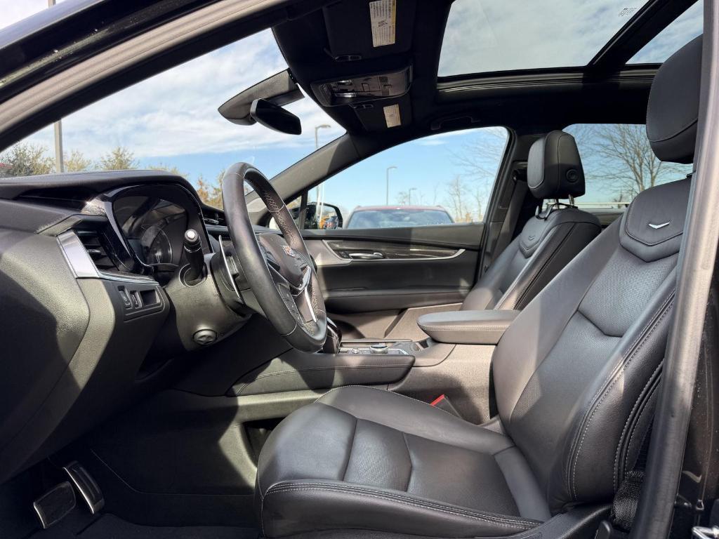 used 2022 Cadillac XT5 car, priced at $32,995