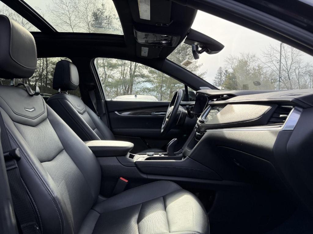 used 2022 Cadillac XT5 car, priced at $32,995