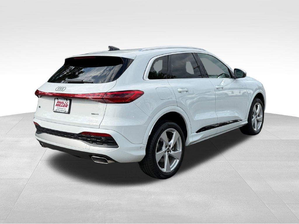 Audi Q5 view 9