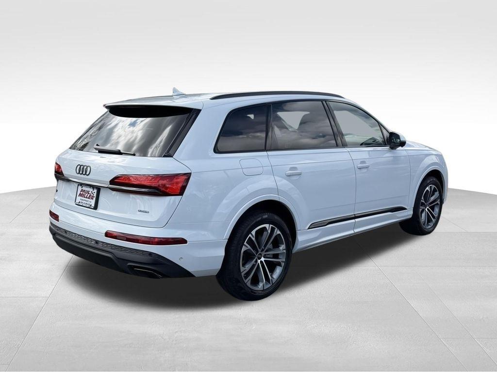 used 2025 Audi Q7 car, priced at $49,888