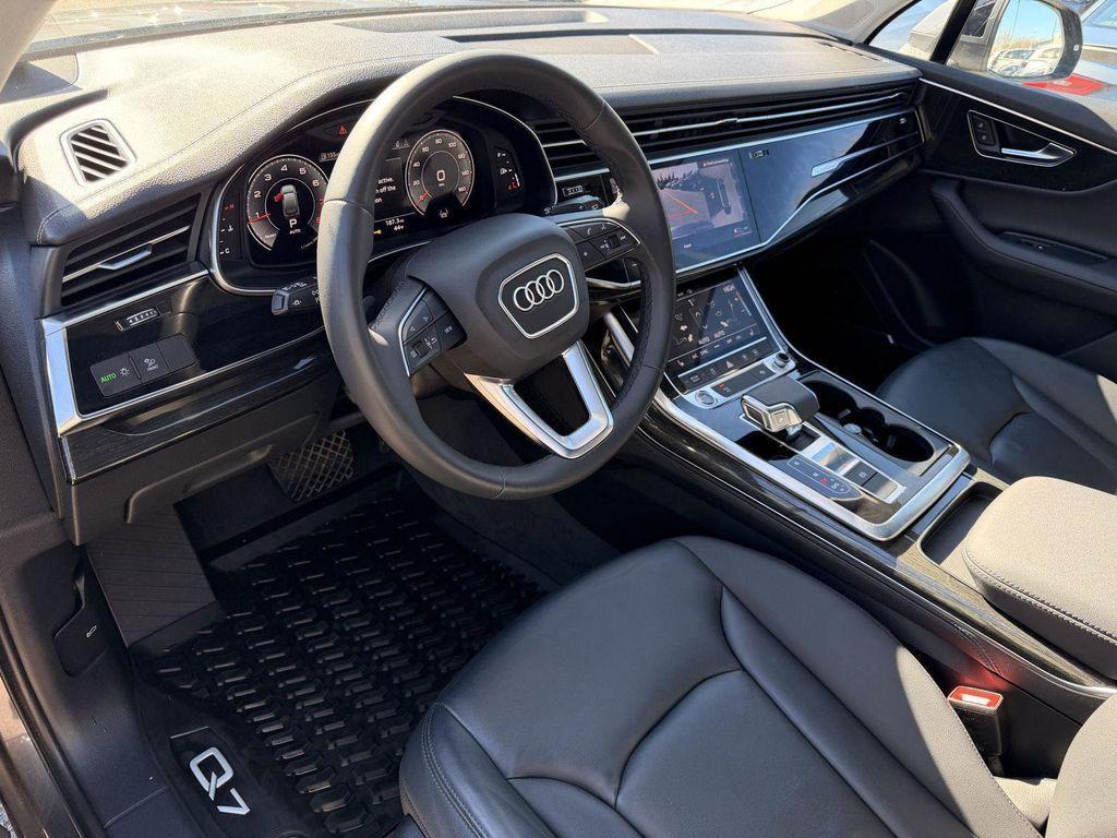 used 2023 Audi Q7 car, priced at $39,500