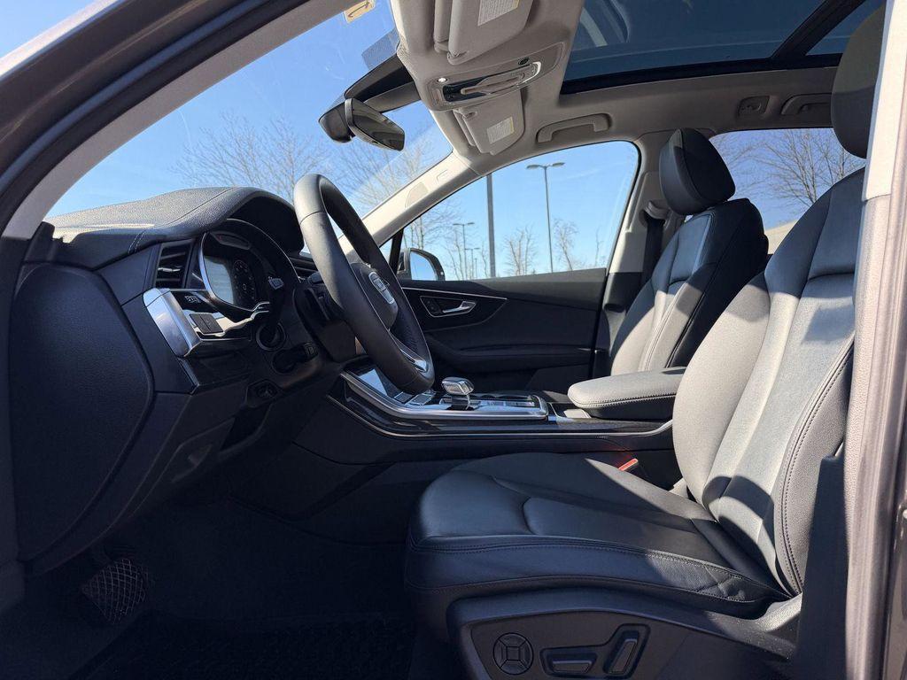 used 2023 Audi Q7 car, priced at $39,500