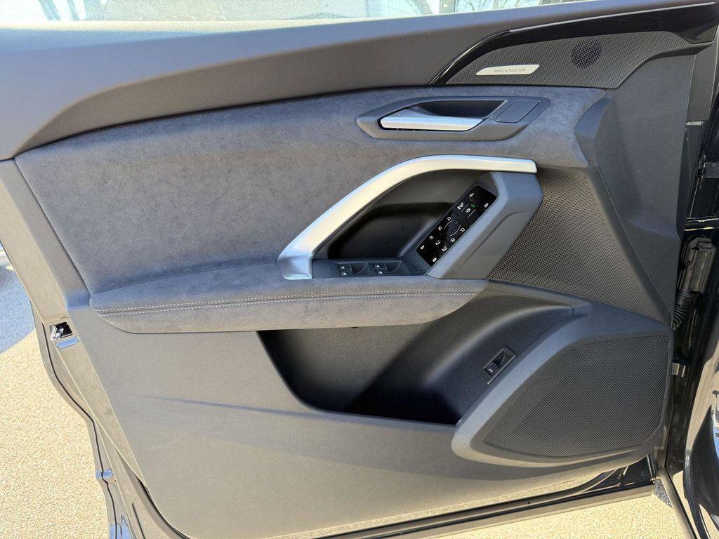 new 2025 Audi SQ5 car, priced at $65,612
