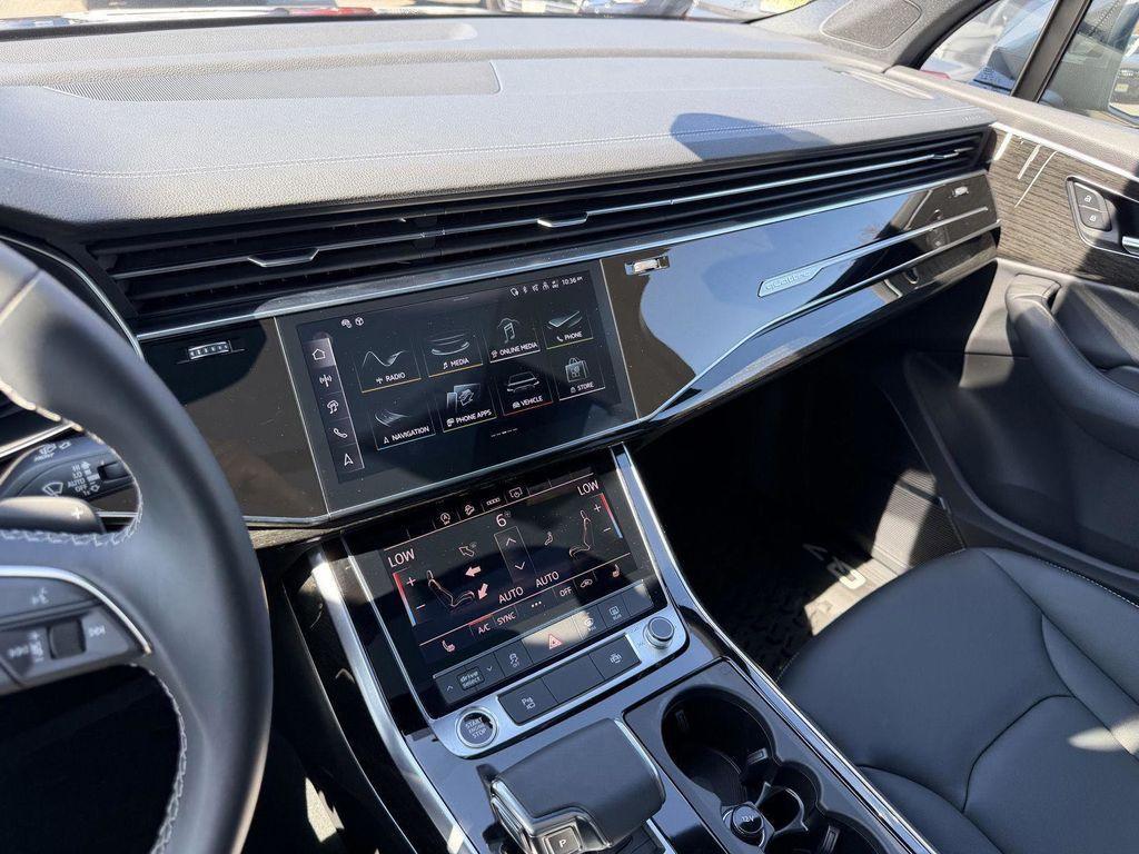 used 2025 Audi Q7 car, priced at $50,500