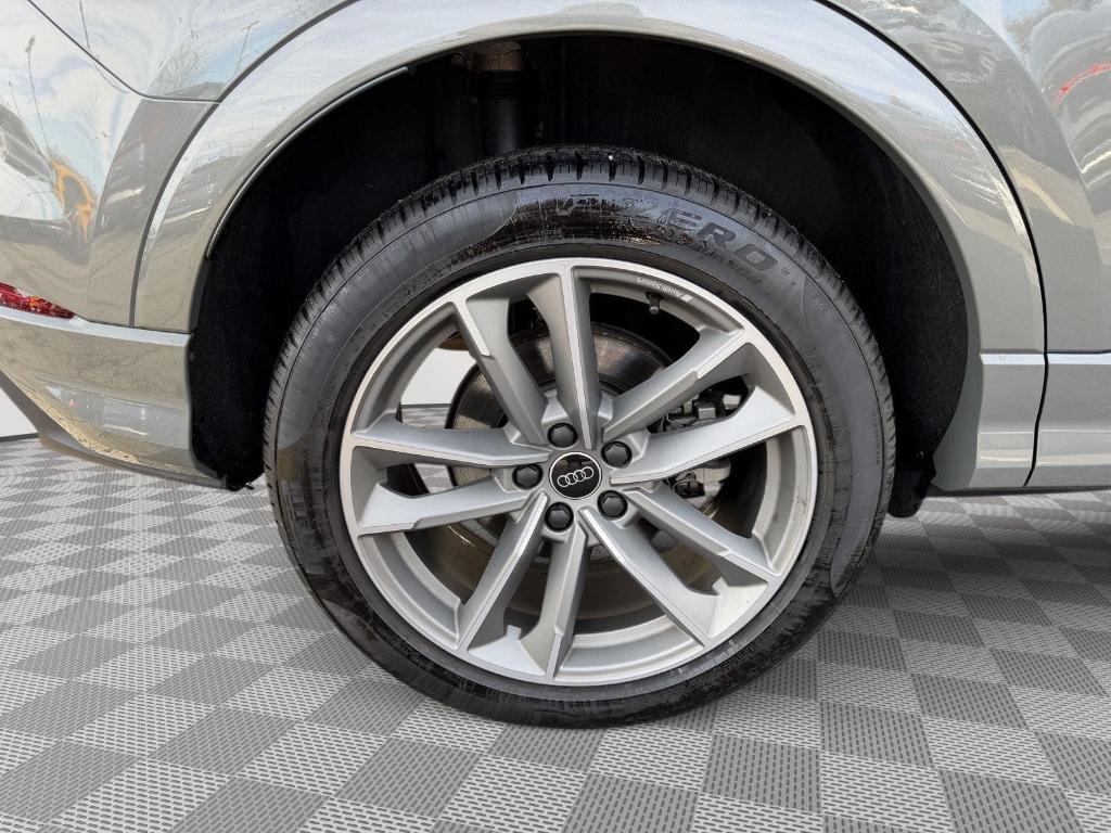 used 2025 Audi Q3 car, priced at $33,500