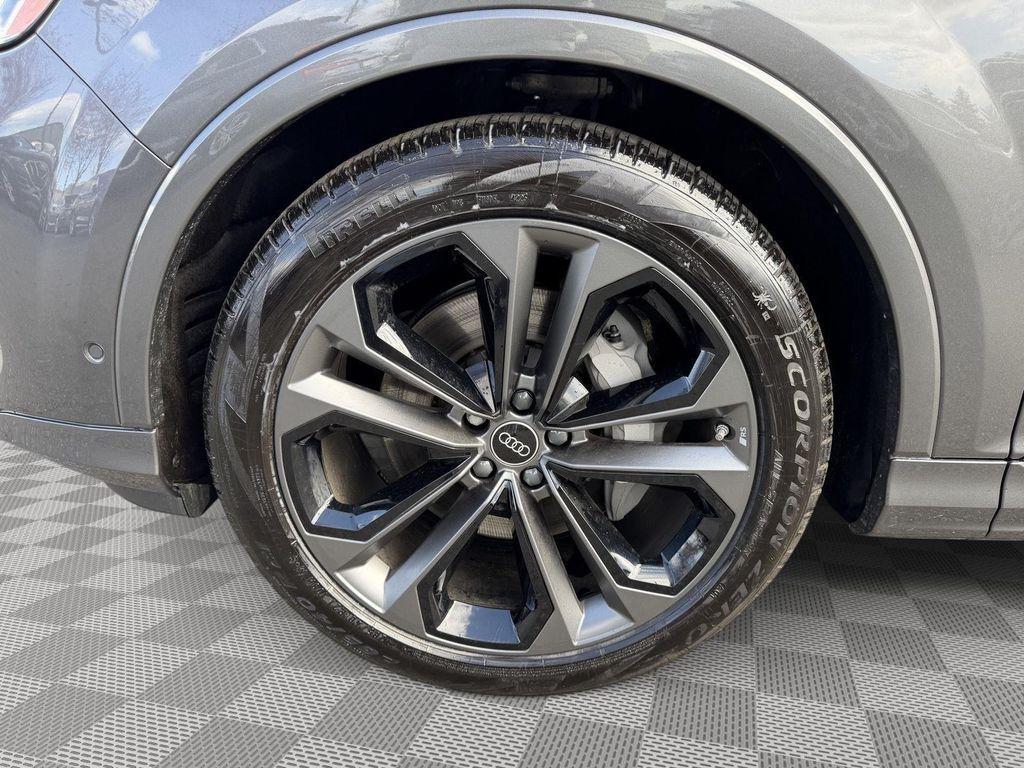 new 2026 Audi Q7 car, priced at $73,290