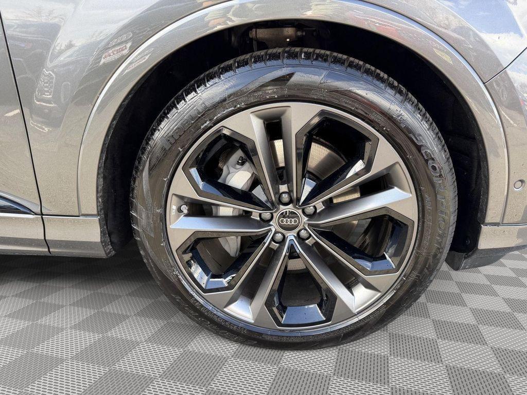 new 2026 Audi Q7 car, priced at $73,290