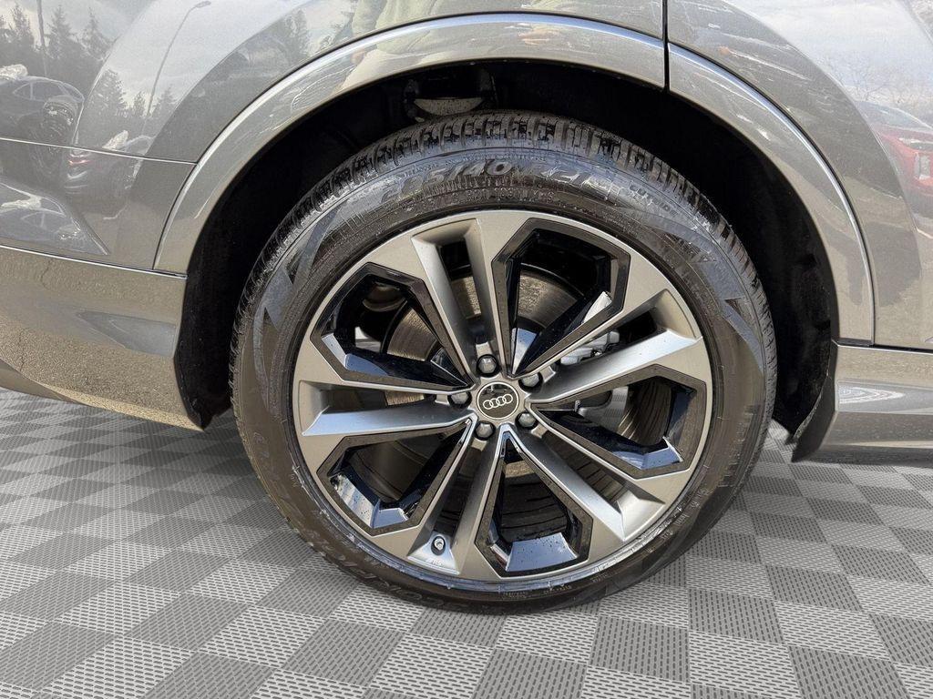 new 2026 Audi Q7 car, priced at $73,290