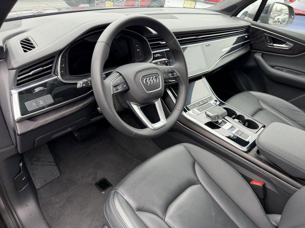 used 2023 Audi Q7 car, priced at $39,250