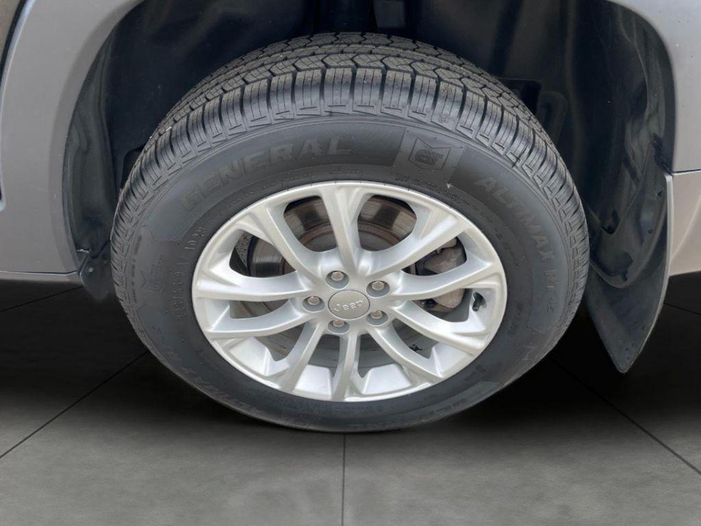 used 2021 Jeep Cherokee car, priced at $21,278
