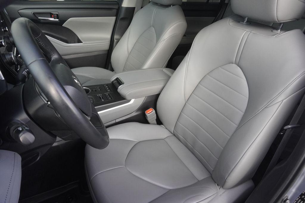 used 2022 Toyota Highlander car, priced at $33,175