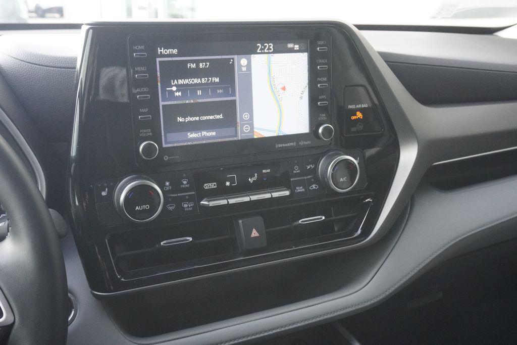 used 2022 Toyota Highlander car, priced at $33,175