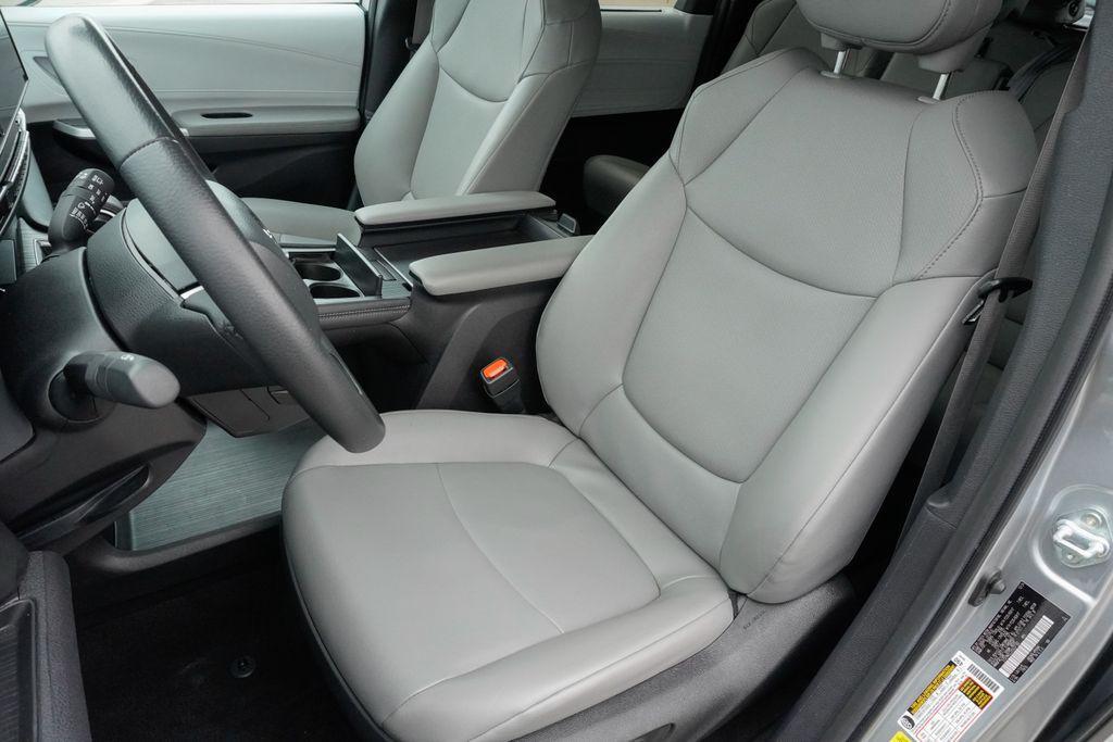 used 2025 Toyota Sienna car, priced at $43,615