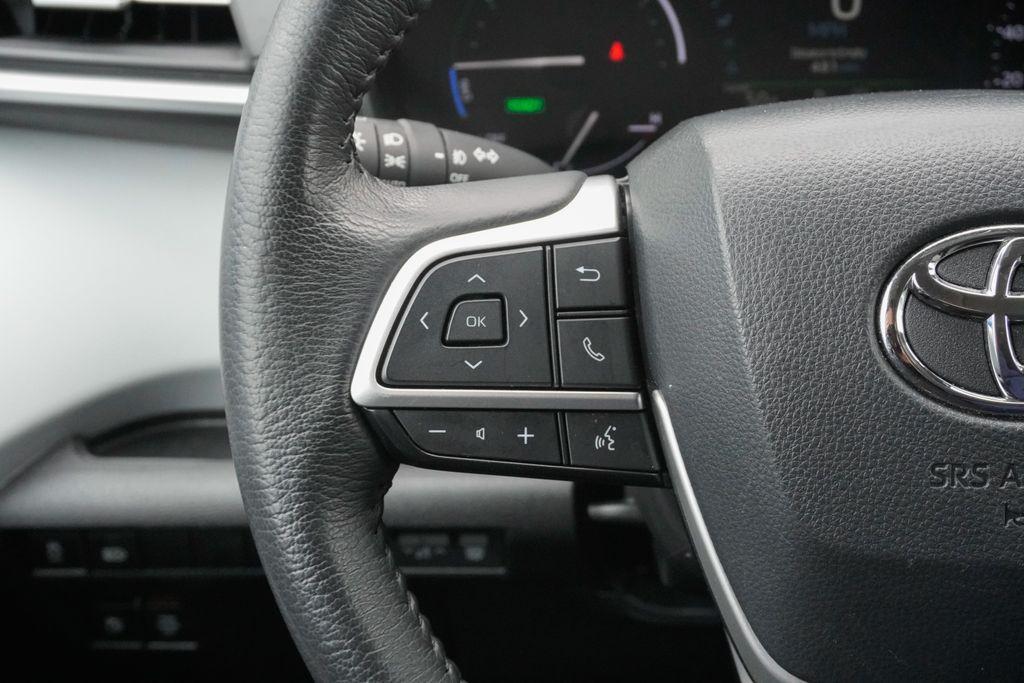 used 2025 Toyota Sienna car, priced at $43,615