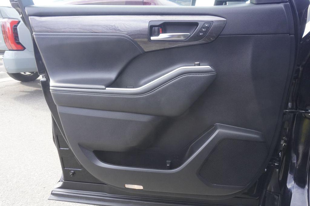 used 2022 Toyota Highlander Hybrid car, priced at $42,183