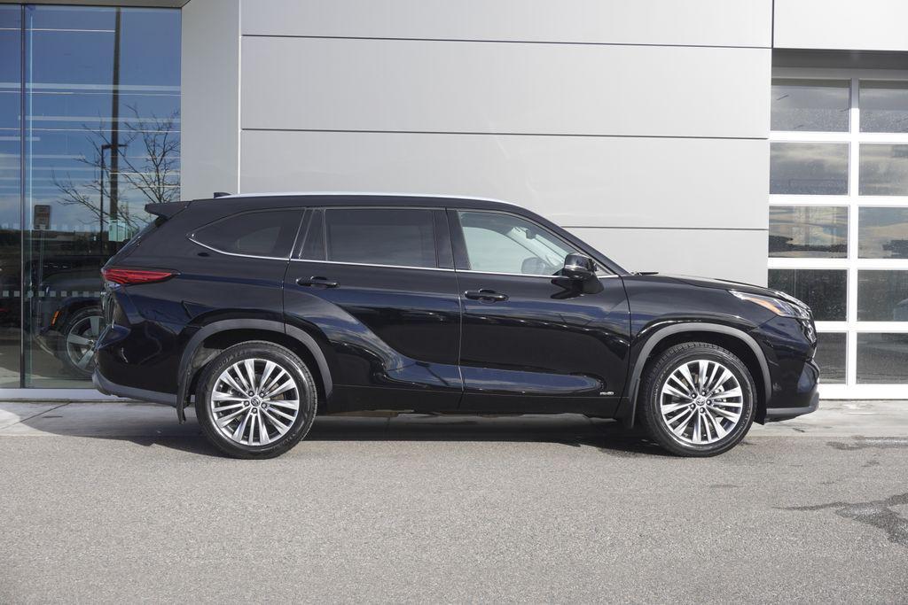 used 2022 Toyota Highlander Hybrid car, priced at $42,183