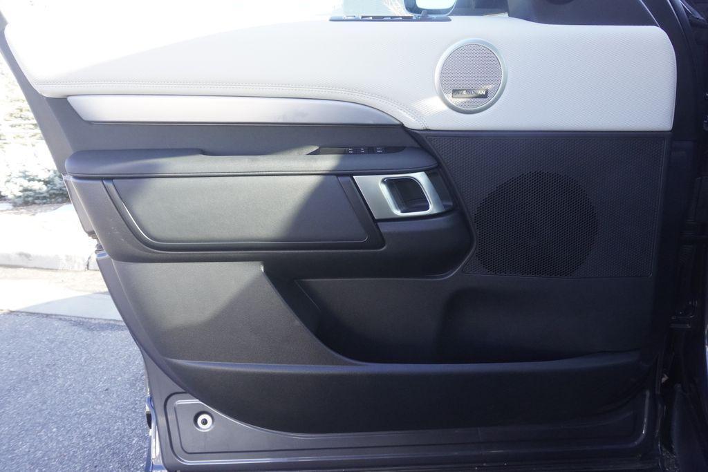 used 2024 Land Rover Discovery car, priced at $60,658