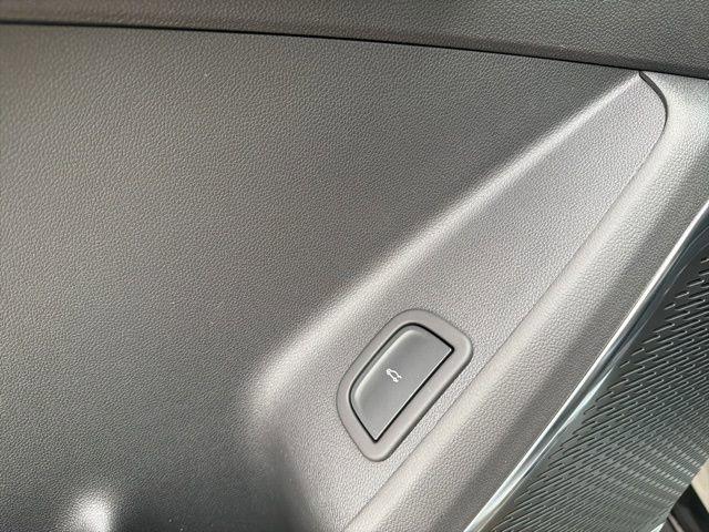 new 2026 Chevrolet Traverse car, priced at $56,595