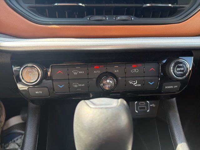used 2024 Jeep Compass car, priced at $25,289