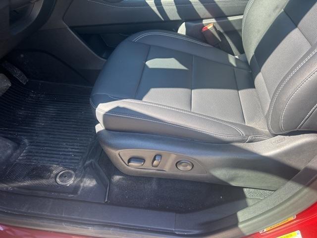 used 2025 Chevrolet Traverse car, priced at $37,995