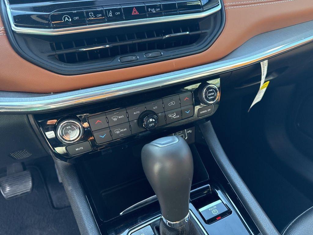 used 2024 Jeep Compass car, priced at $25,636