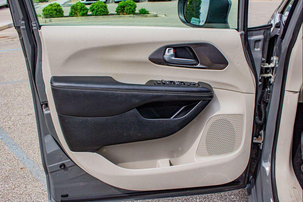 used 2023 Chrysler Pacifica car, priced at $26,887