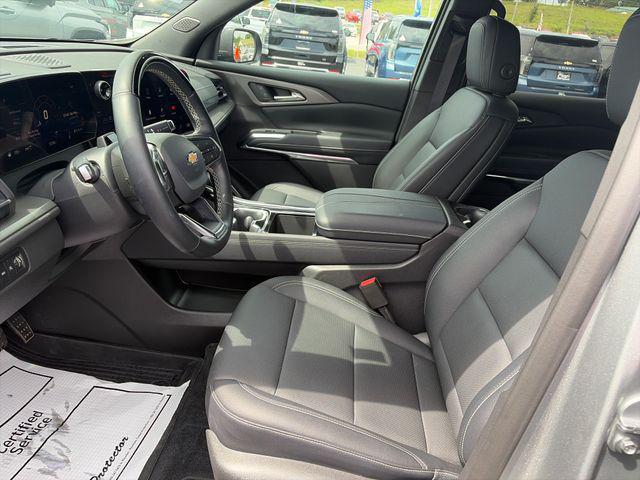 used 2025 Chevrolet Traverse car, priced at $38,669
