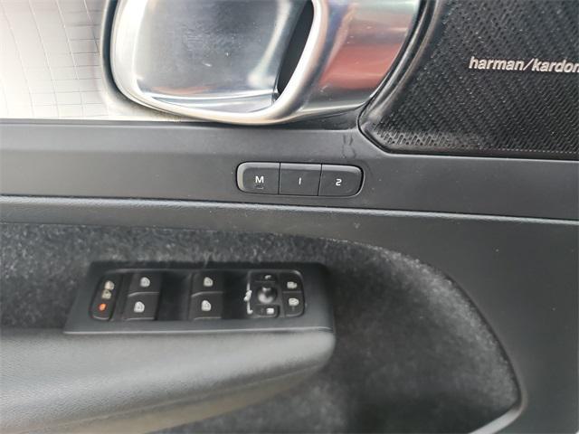 used 2019 Volvo XC40 car, priced at $16,275