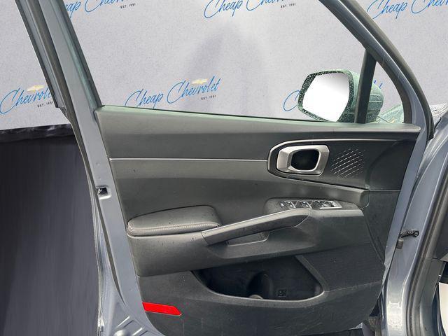 used 2024 Kia Sorento car, priced at $22,385