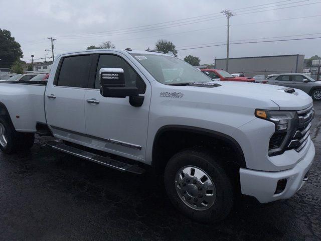 new 2026 Chevrolet Silverado 3500 car, priced at $94,208