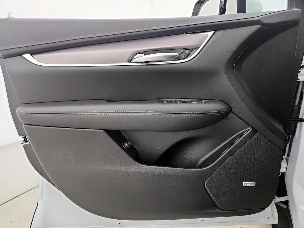 used 2025 Cadillac XT5 car, priced at $36,998