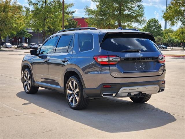 2023 Gray Honda Pilot