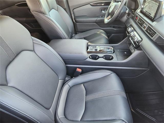 2023 Gray Honda Pilot