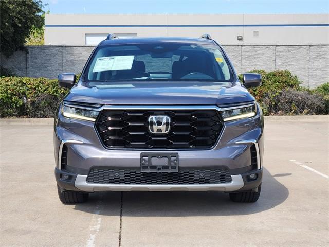 2023 Gray Honda Pilot