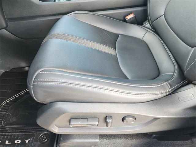 2023 Gray Honda Pilot