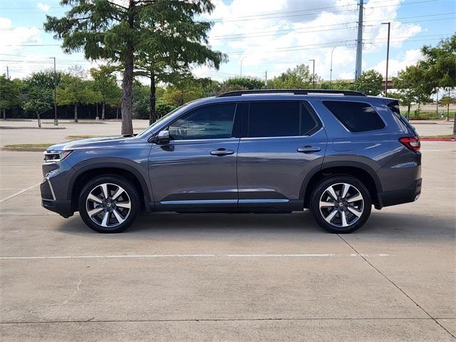 2023 Gray Honda Pilot