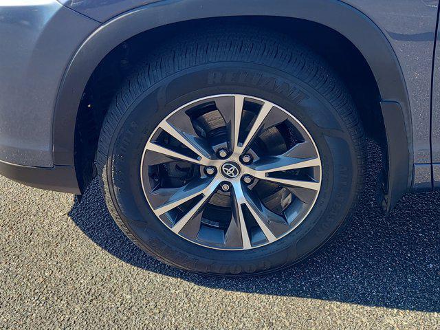 used 2017 Toyota Highlander car, priced at $16,994