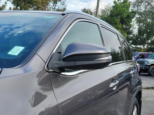 used 2014 Toyota Highlander car, priced at $10,995