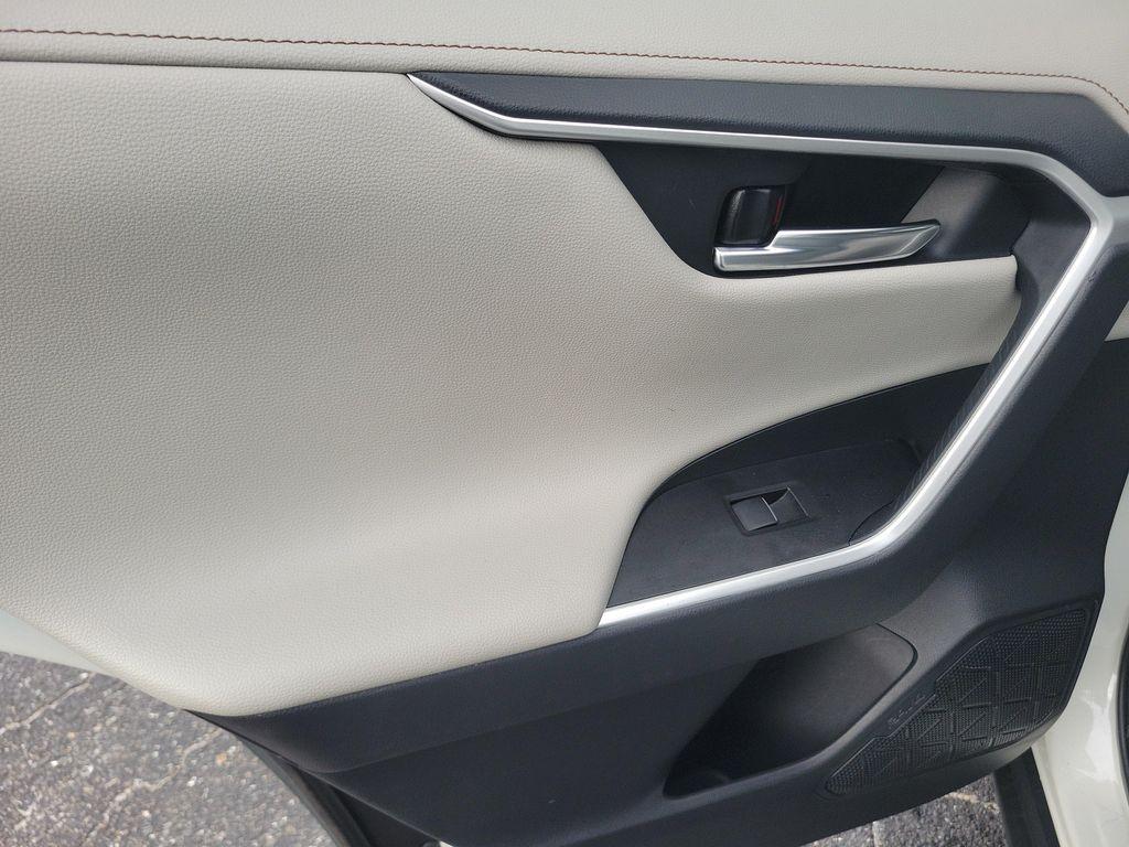 used 2021 Toyota RAV4 Hybrid car, priced at $33,382