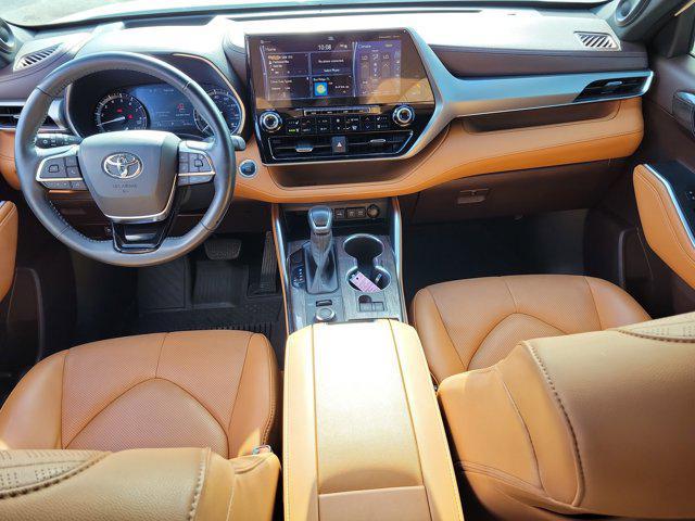 used 2020 Toyota Highlander car, priced at $33,322