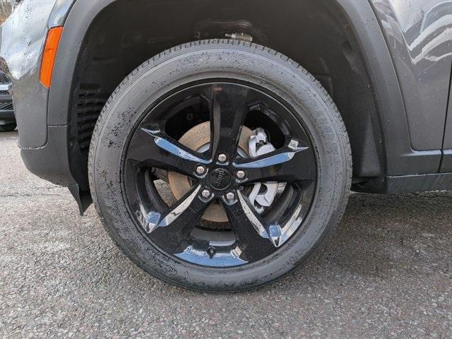 new 2025 Jeep Grand Cherokee car, priced at $41,875