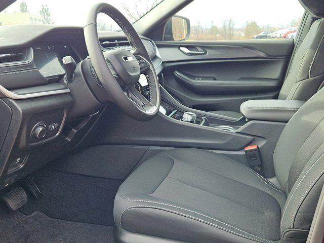 new 2025 Jeep Grand Cherokee L car, priced at $40,018