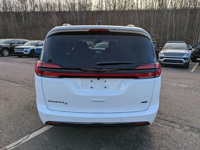 new 2026 Chrysler Pacifica car, priced at $46,956