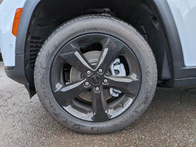 new 2025 Jeep Grand Cherokee L car, priced at $52,915