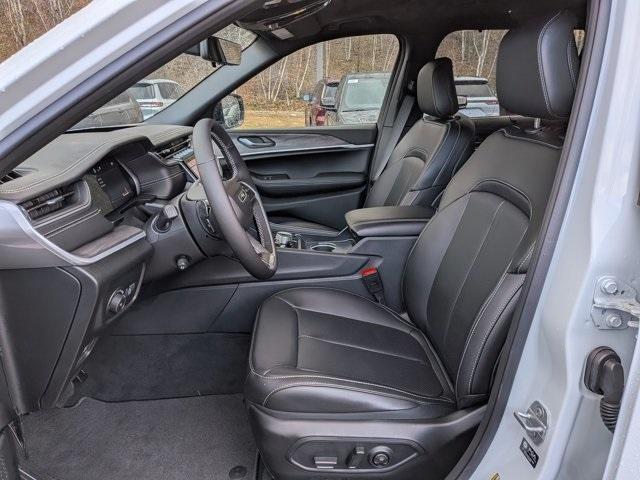 new 2025 Jeep Grand Cherokee L car, priced at $52,915