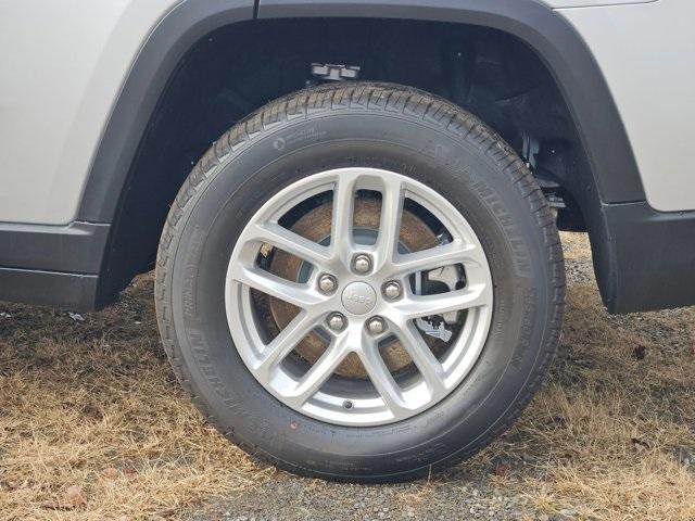 new 2025 Jeep Grand Cherokee L car, priced at $42,018